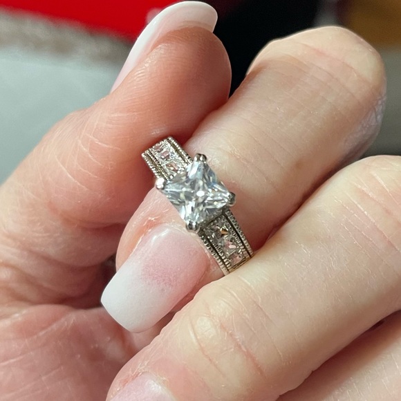 Signed 925 Sterling Square Prong Set and Pave Set CZ Ring Size 7 - Picture 13 of 16